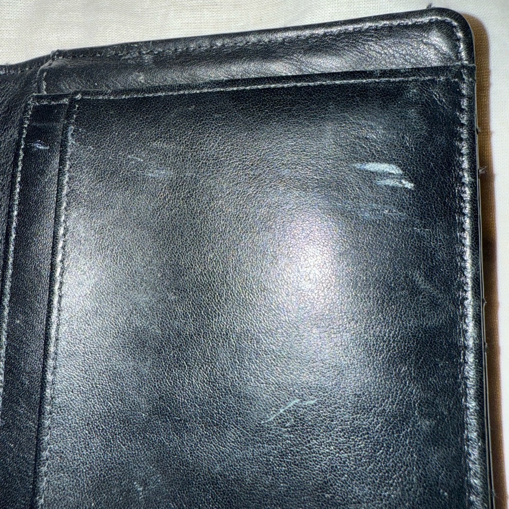 Chanel soft glossy patent leather wallet - Picture 7 of 12